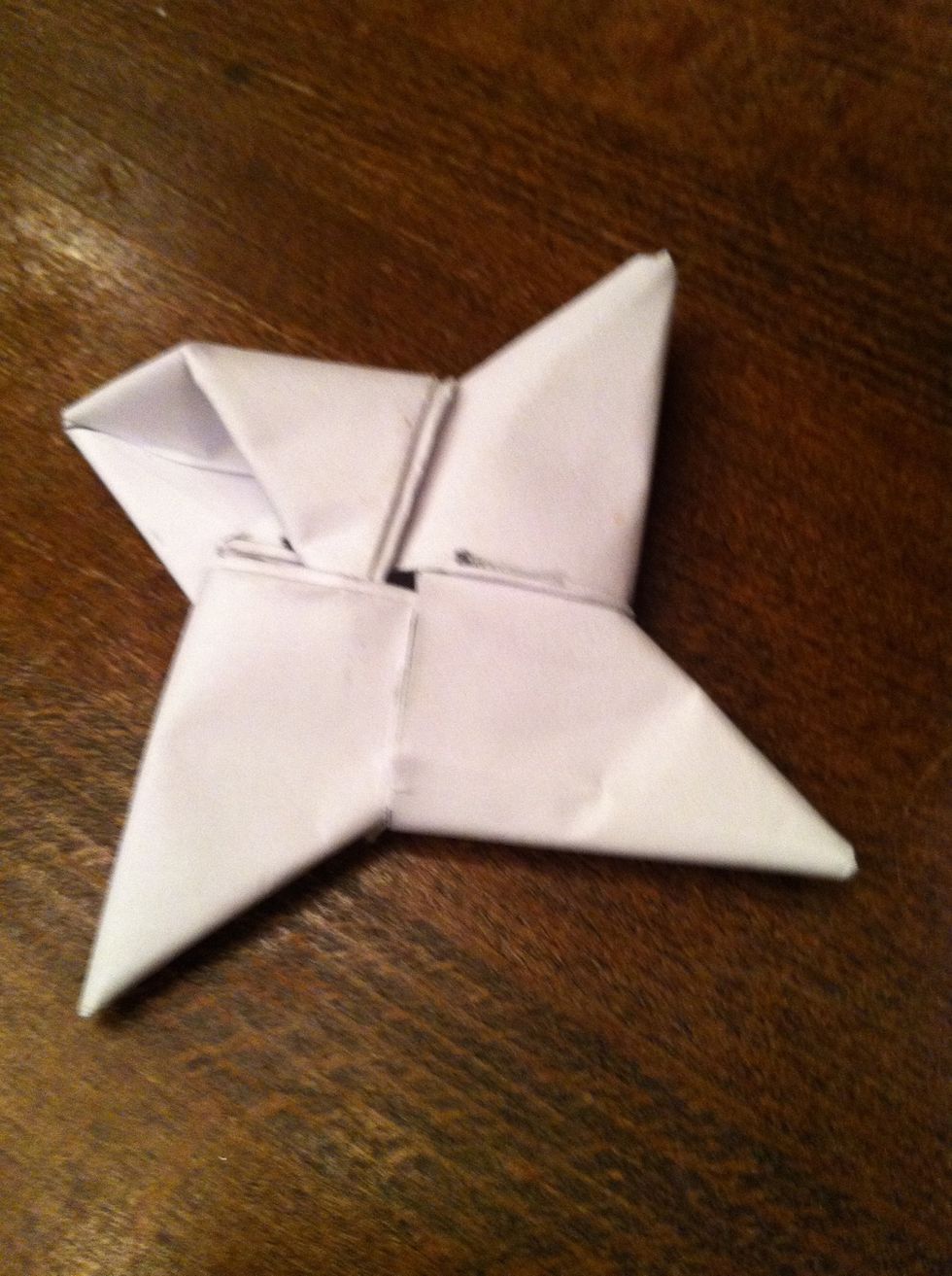 The last fold is tricky, you have to bring the last one over the third one, and under the first one.