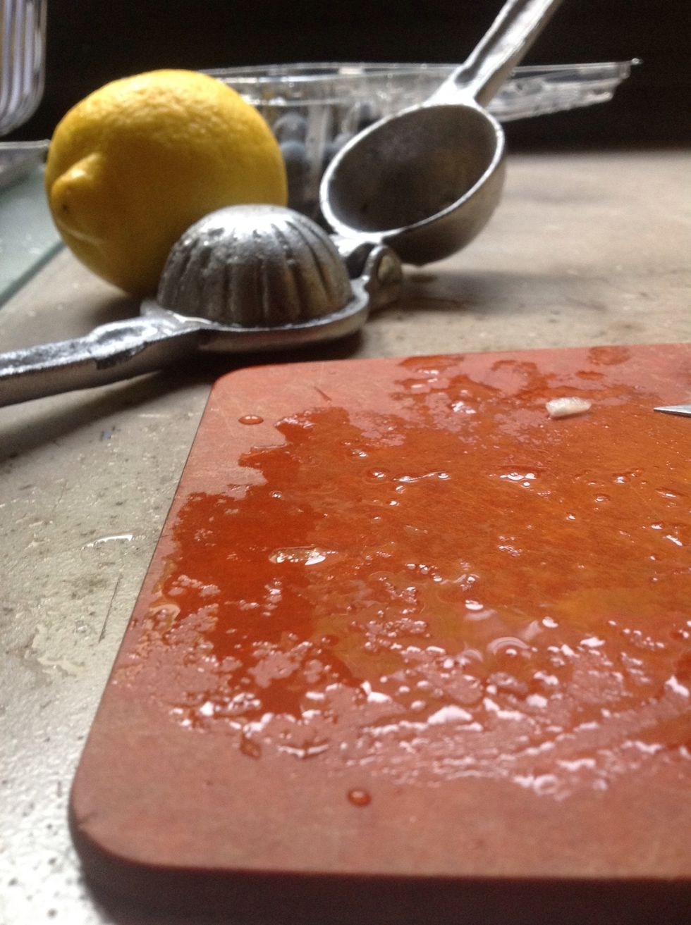 The lemon juice left on the cutting board goes into the pitcher. I somehow feel like the best juice is from the first slice into the fruit.
