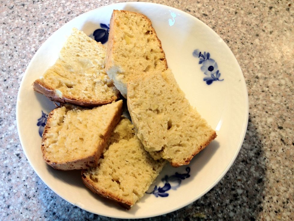 The melon taste is very subtle, and it can't really be boosted, but the ginger/melon combo is really good.Next time maybe some lemon zest ? The texture is fine, moist and lovely.