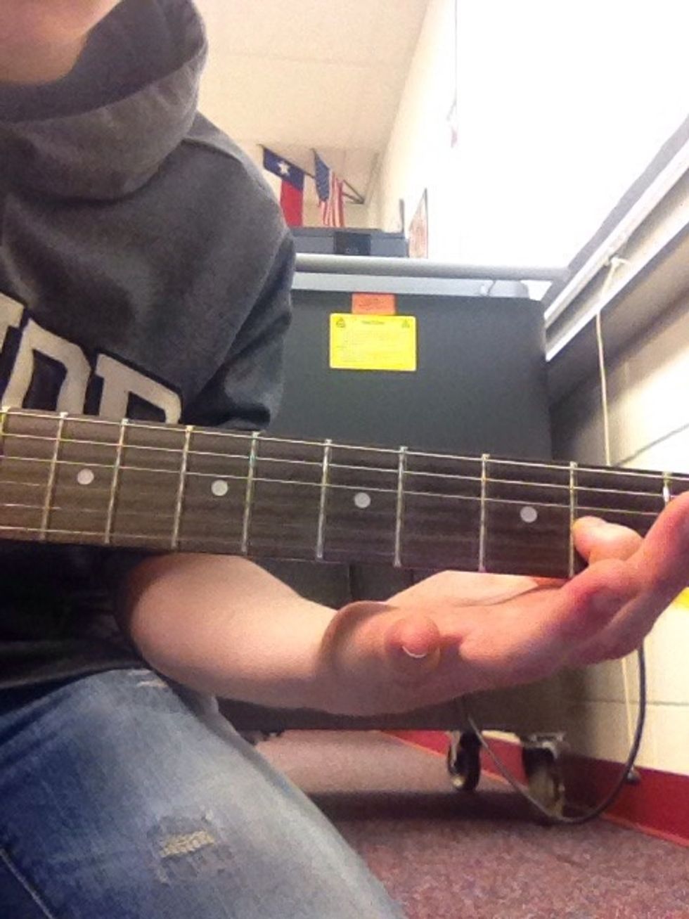 The next step moving away from the G major chord is the D chord. In this step first place your first finger on the second fret of the G string.