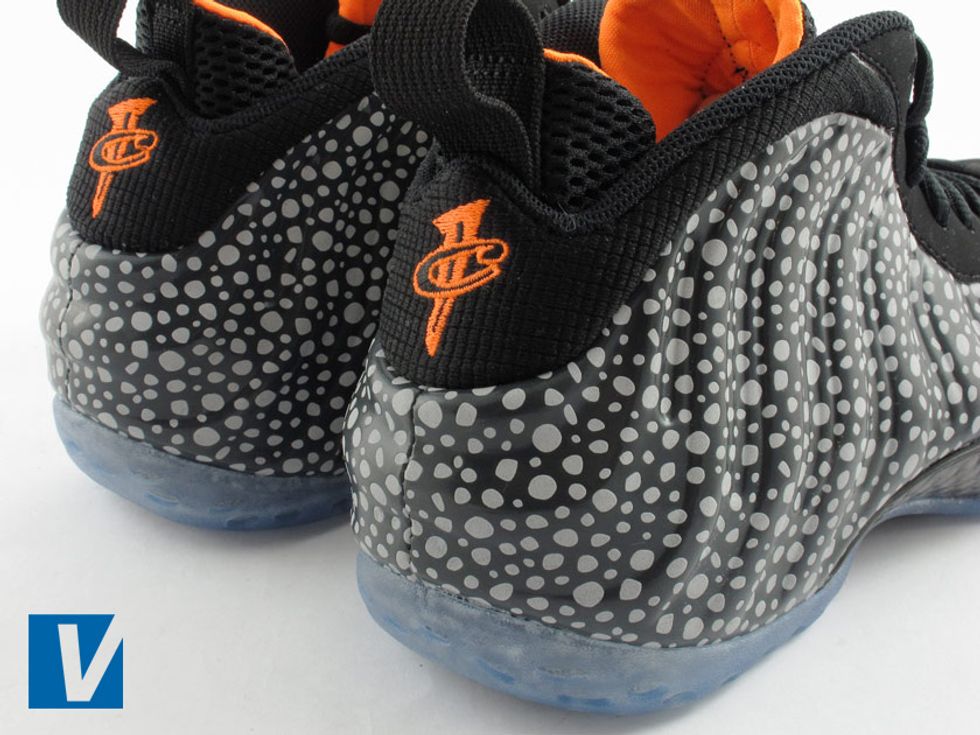 The one piece Foamposite upper provides high stability and comfort and will not show any stitching at major joins. Check the quality of the glued join between the Foamposite upper and sole.