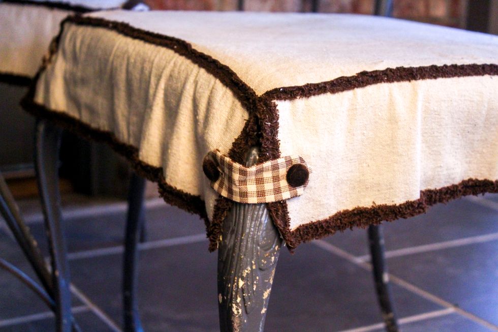 The originals had all 4 corners cut away which created the drop or flap of the slips and connected with tabs.