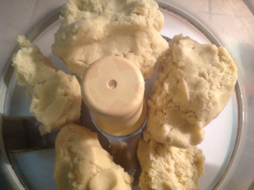 The pastry is ready. Leave to set for 15 minutes.