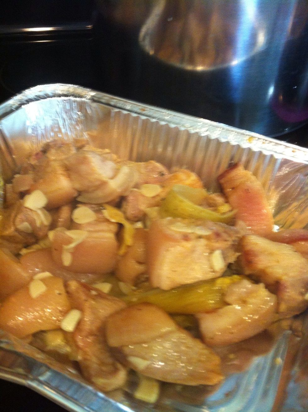 the pork... seasoning well add garlic and set it in a oven cooking bag.. add 1 cup of water or orange juice .. oven 1 hr 380.. the idea is cook it and get a lot of juice out it..