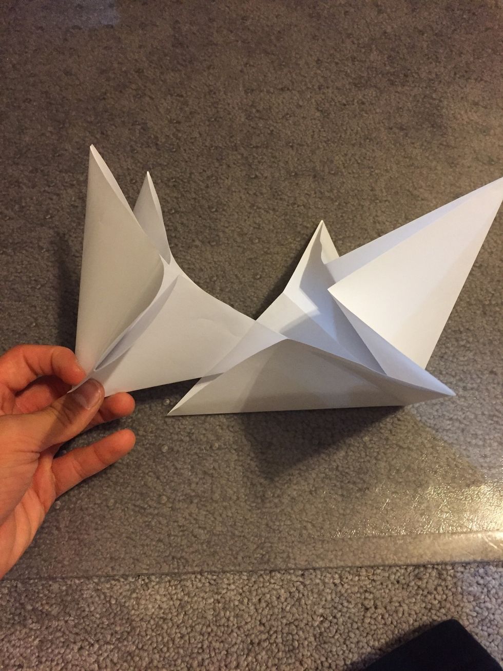 The process of making the module is points and pockets. A point goes into a pocket, so put one tip into another base's pocket