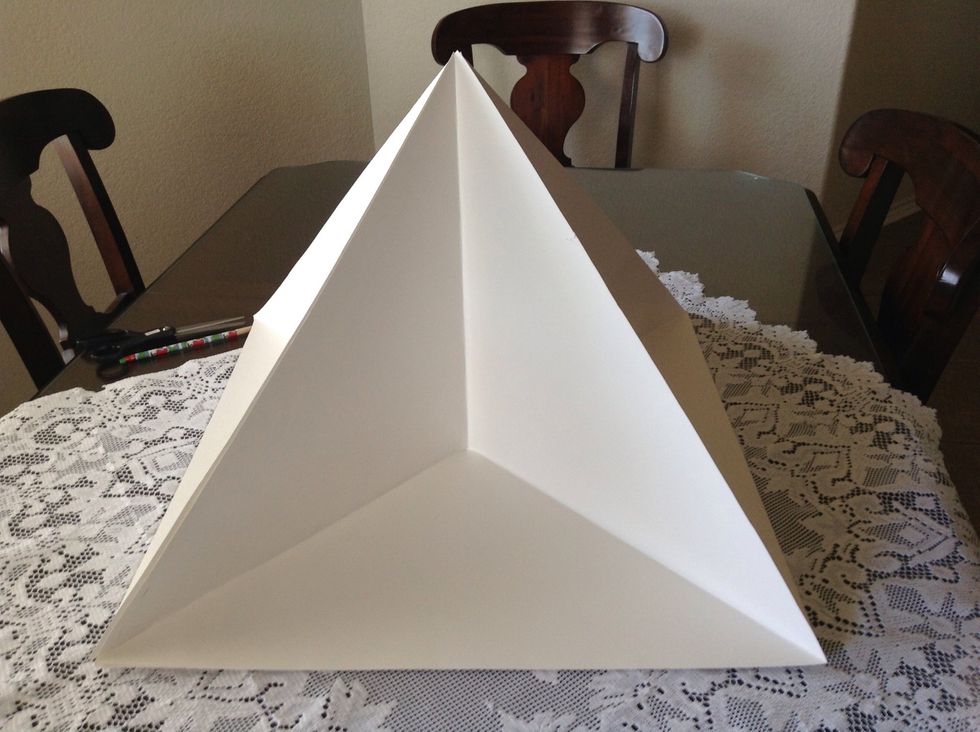 The Quadarama may be used to showcase information, people, events, pictures, and sequences. Students may decorate and color the Quadarama. Be creative and make it interesting!