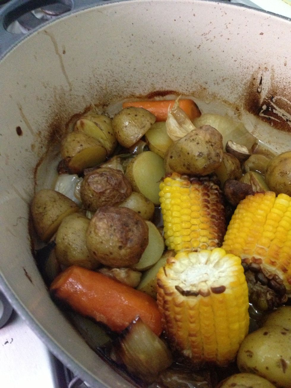 The rest of the vegetables can also be taken out and arranged on a plate