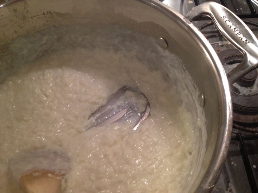 The rice is now done. You can eat it warm with cinnamon and sugar. If you do that then add a pinch of salt to the milk rice porridge.