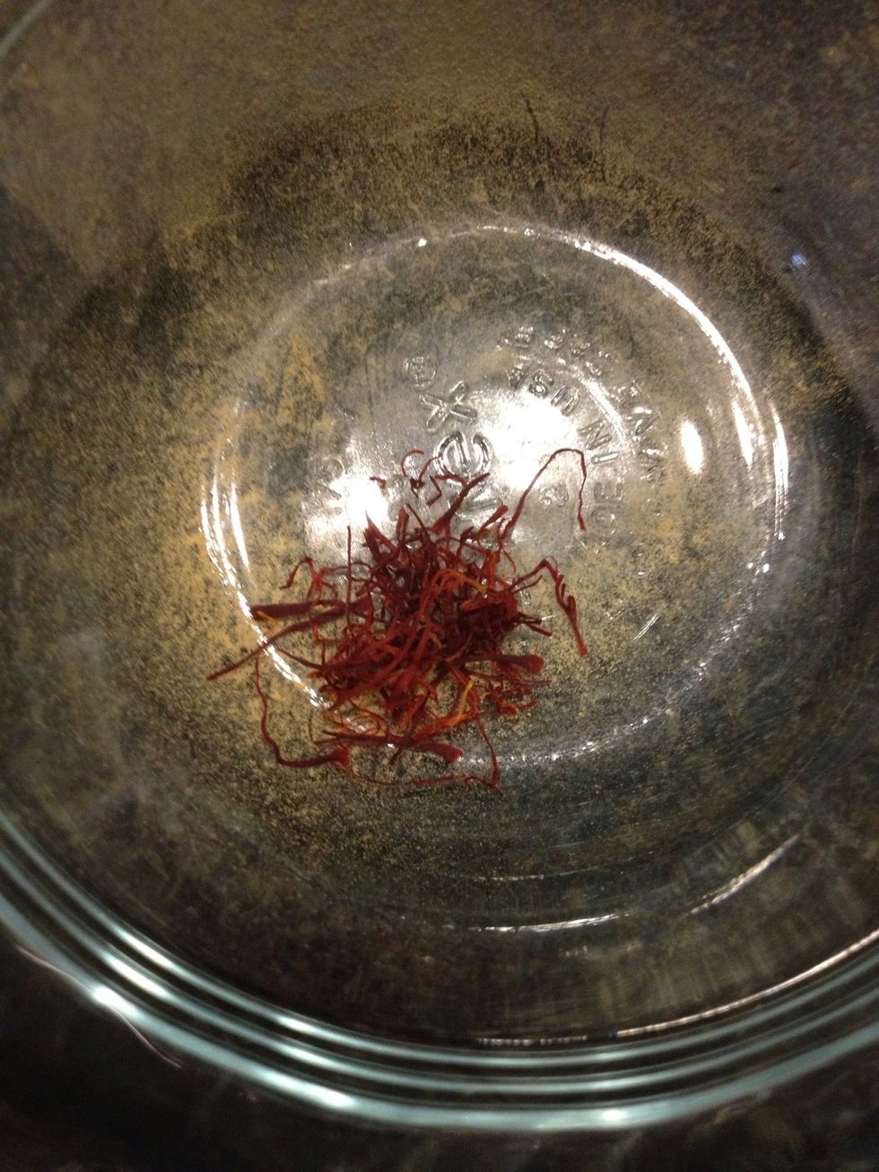 The saffron can be left like this or finely ground