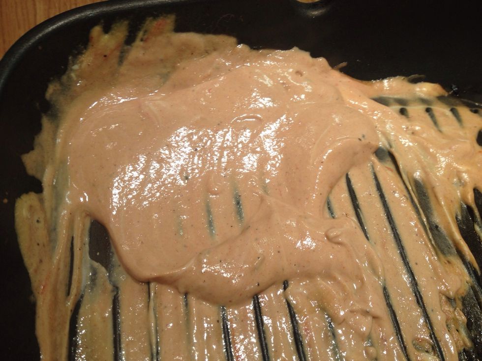 The sauce should be well mixed and quite thick