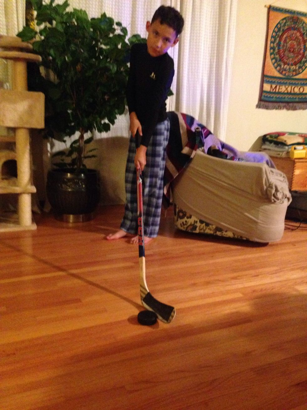 How to use the saucer pass technique on a slap shot B+C Guides