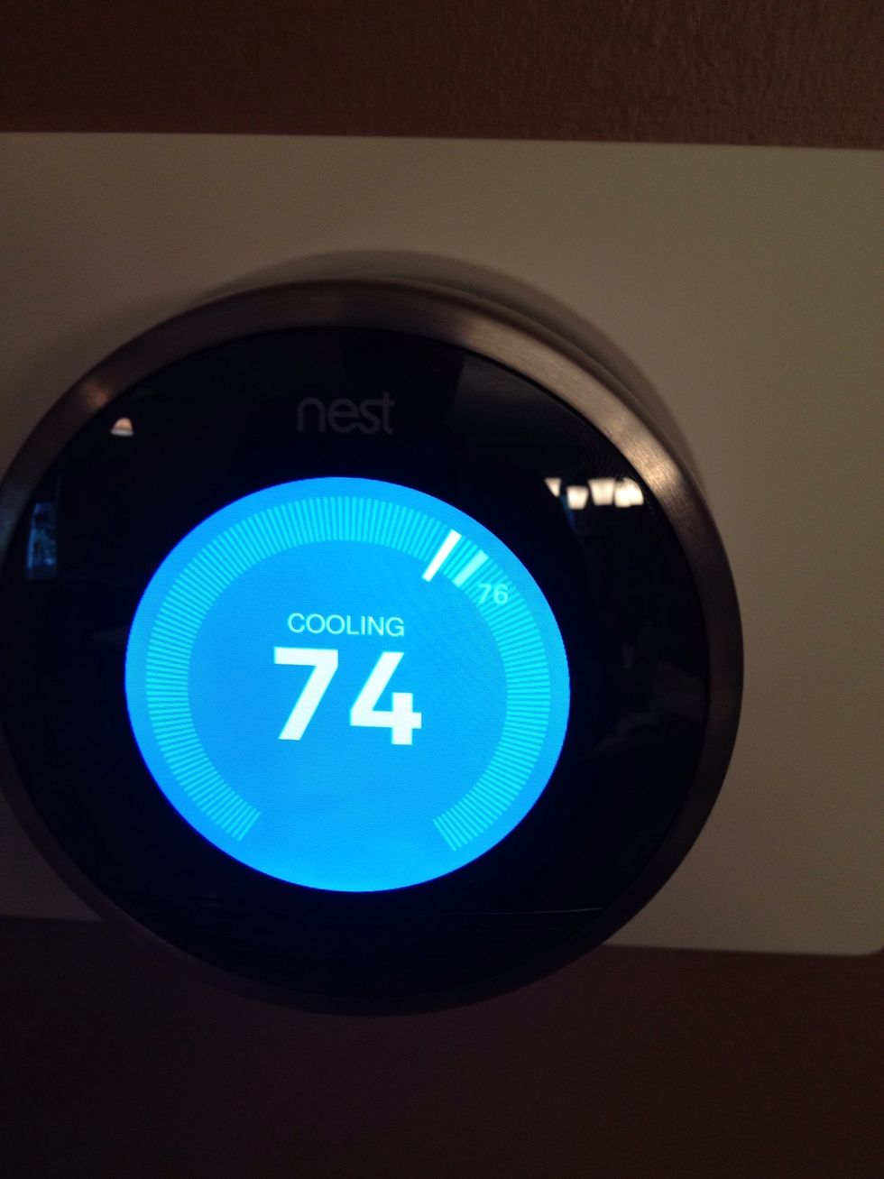 The screen actively changes to tell you what it's doing.