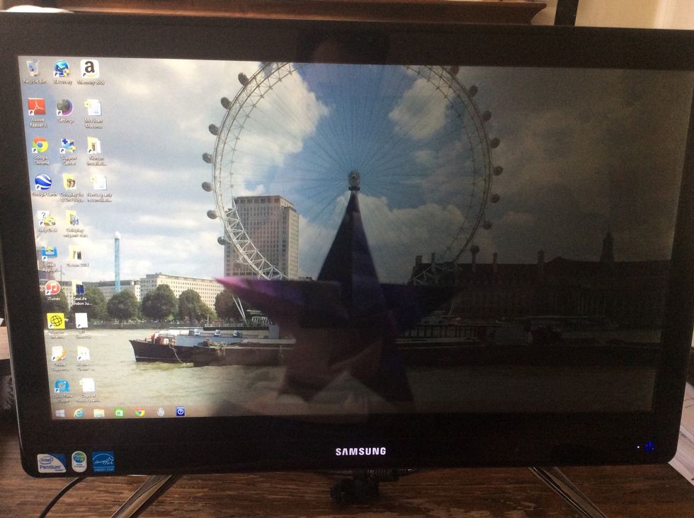 The screen would light up for 2 seconds then go dark, only part of the screen lit up. Usually this is a fault with the backlight in the LCD panel, The main board detects the fault and turns it off.