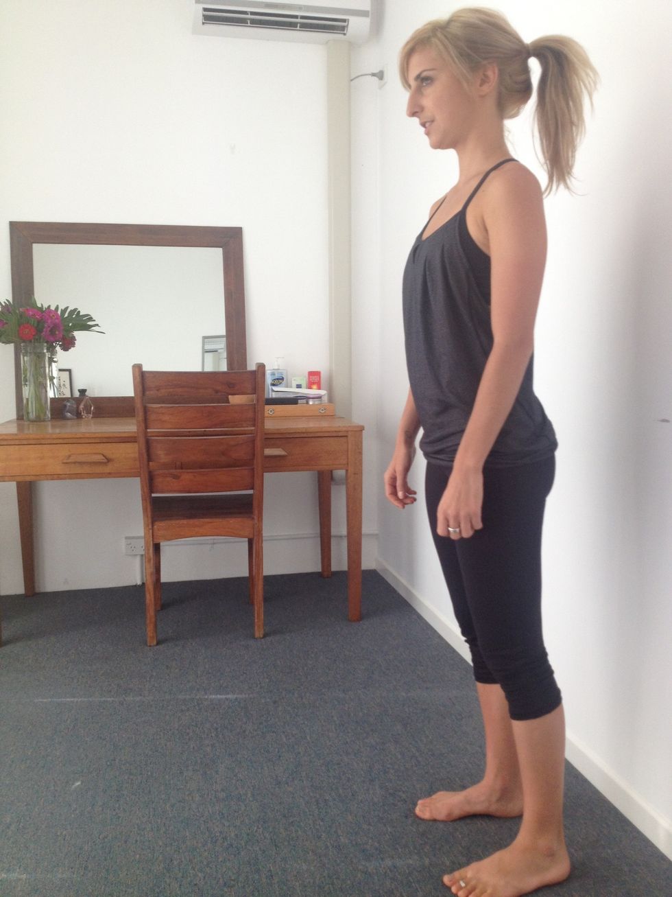 The Side twist. Starting position.