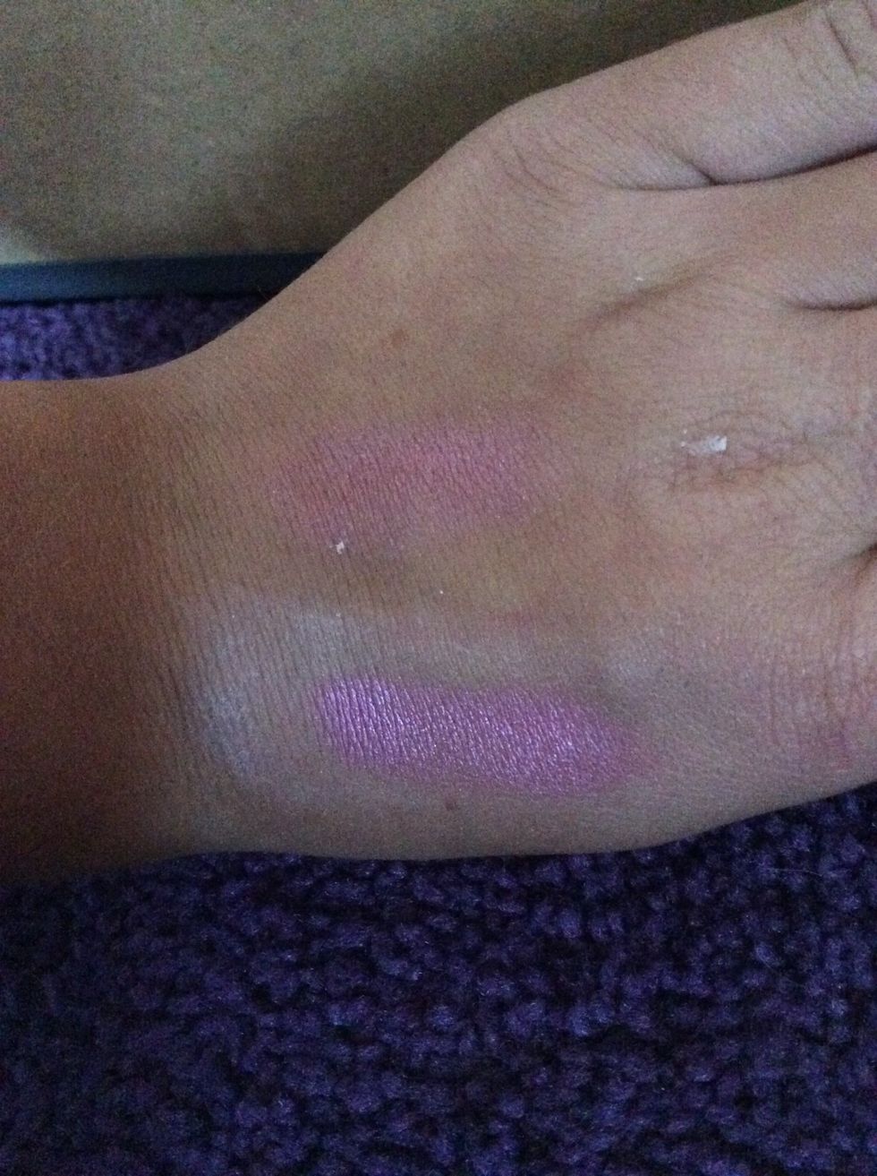 The top is without the primer the bottom is with. This works with more than eye shadow to hope you enjoyed