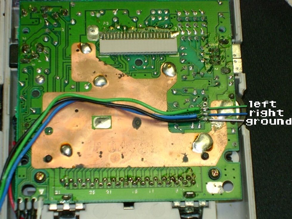 The wiring diagram. Displaying the location of the left, right, and ground wires.