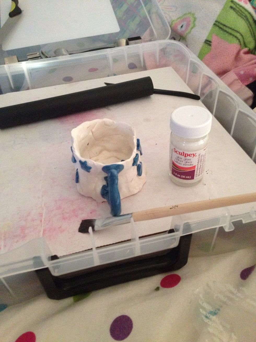 Them gloss with the gloss available in your kit. Let dry.