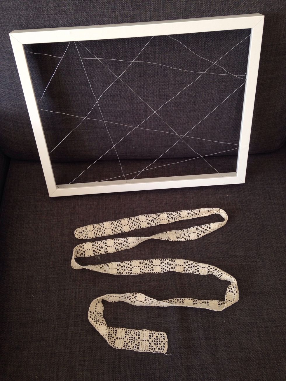 Then add a band with super-clue that you can have your small earrings / accessoars on.