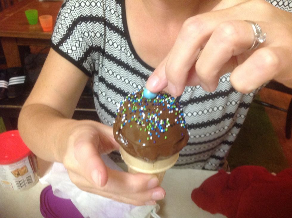 Then add some candy on the top!! Any! Add your favorite candy on top!