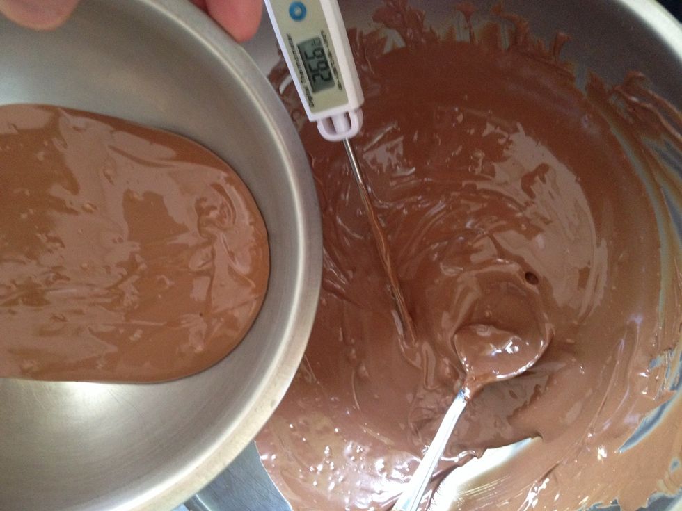 Then add the 1/3 choc you set aside so you can bring the temperature up to between 29 - 31c