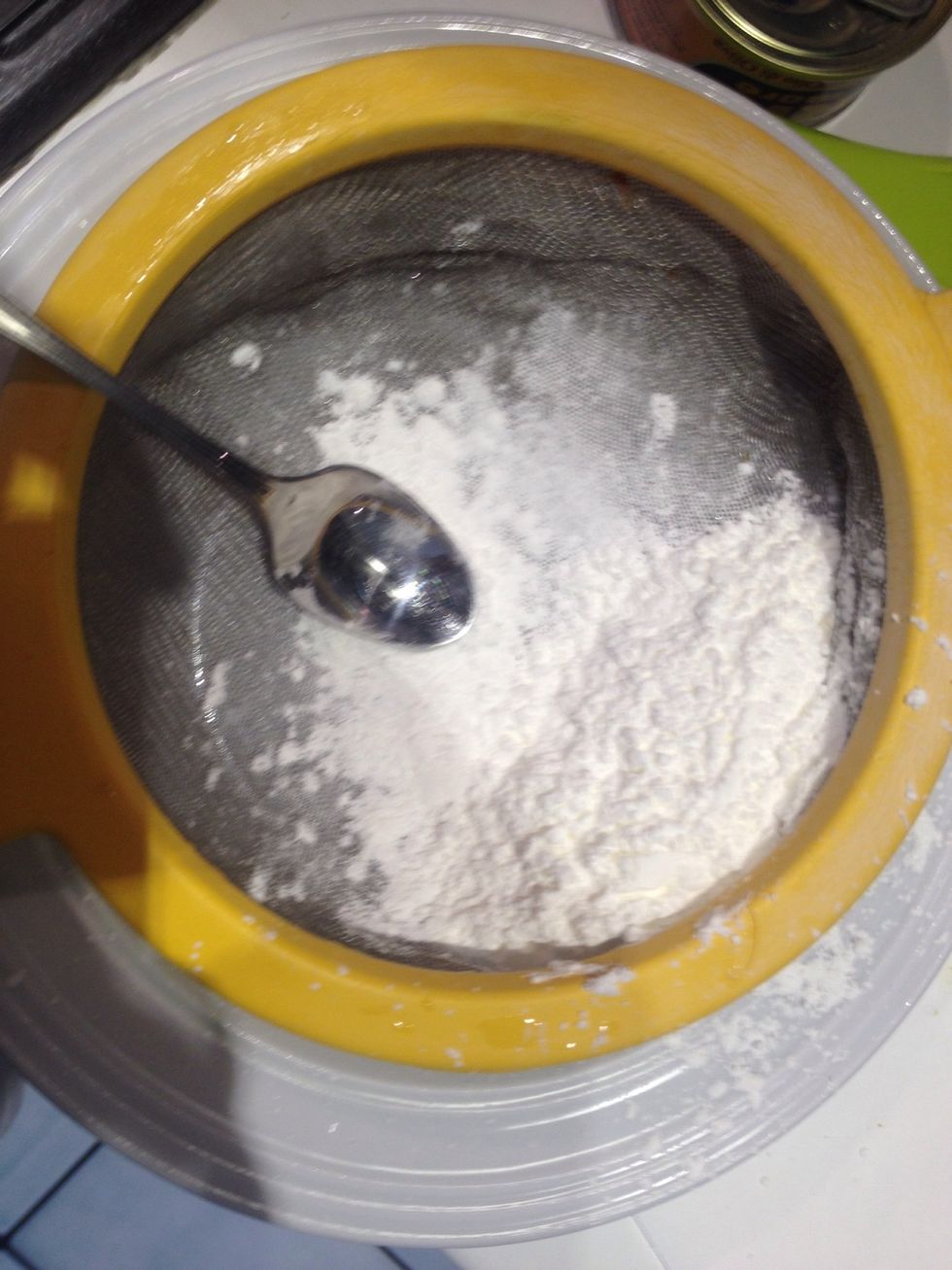 Then add the corn powder to the milk you left to let it dissolve in it