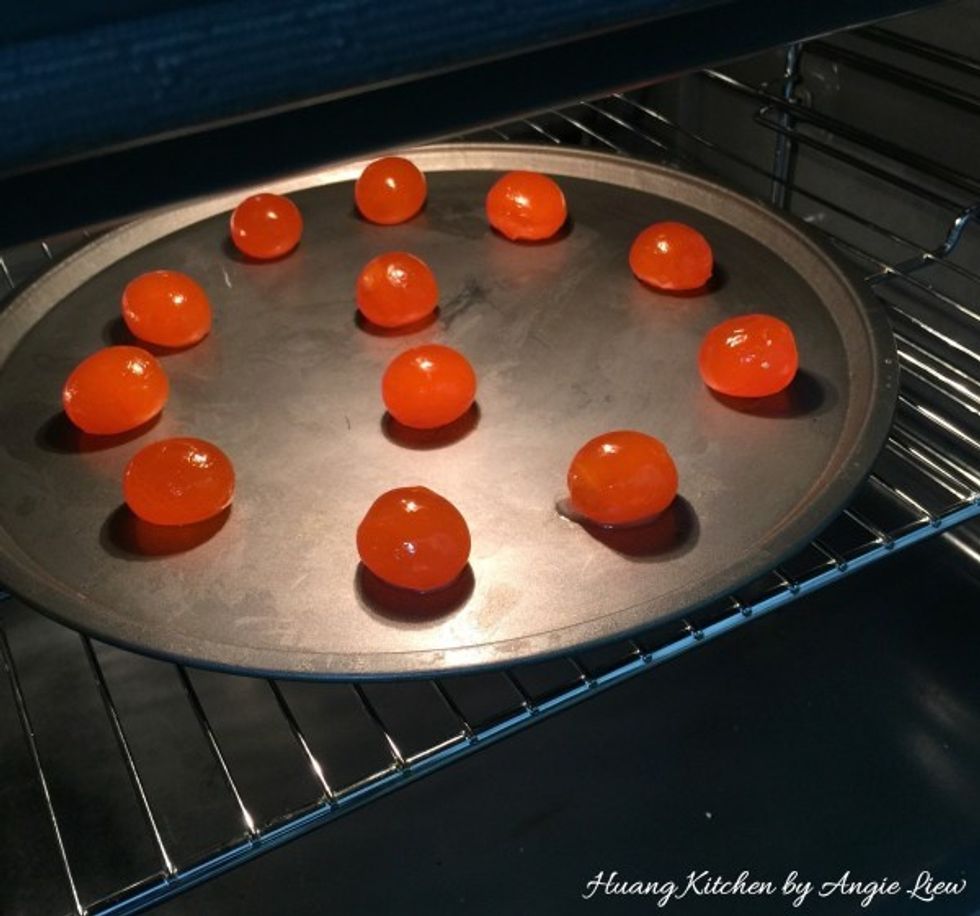 Then baked the salted egg yolks in a 175 degree C preheated oven for 5 minutes. Set aside to cool when done.