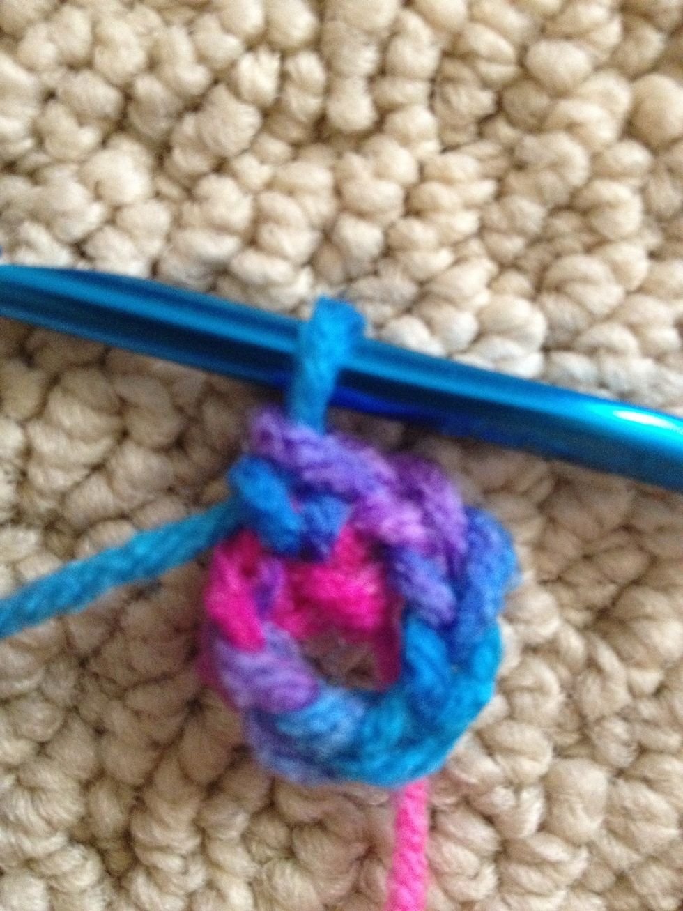 Then connect to make a circle.