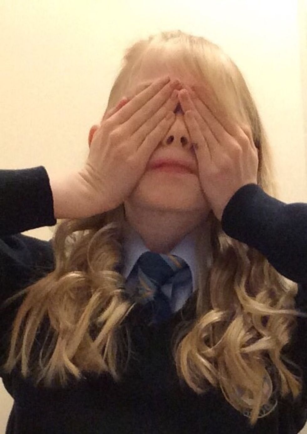 Then curl the ends of your hair and that's it!