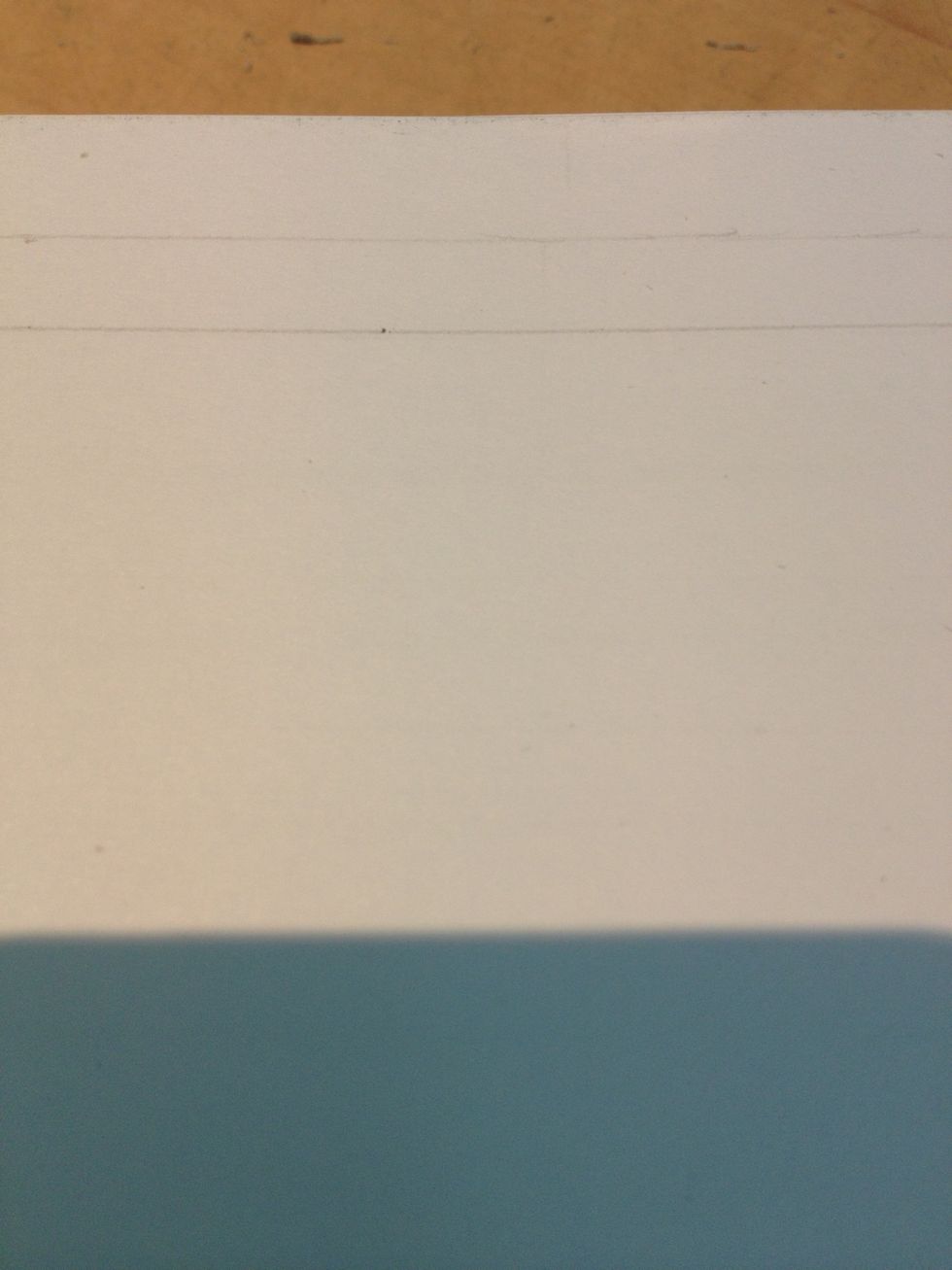 Then draw an upperline. This is the beginning of the corps of your character: the height of the character As you can see I drew 2 lines. That's because I'm going to make curly characters.