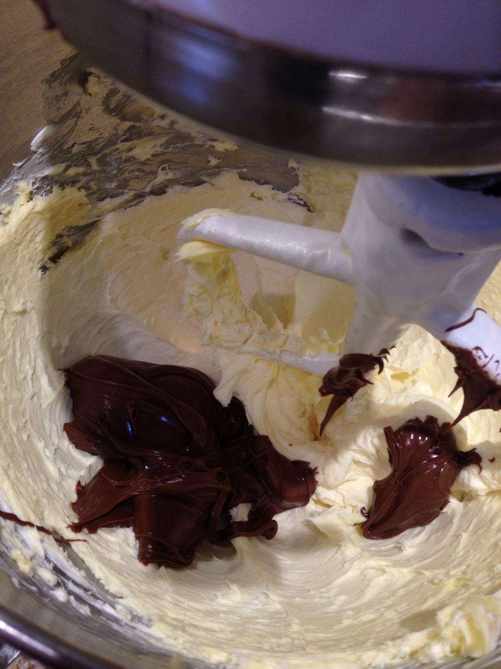 Then dump in your Nutella! Lick the spoon of course. ;)