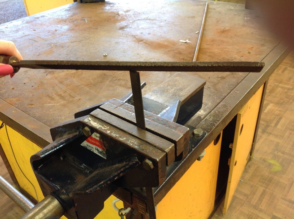 Then file the edges of the Flatbar using a File and a Vice. The edges should be smooth and rounded.