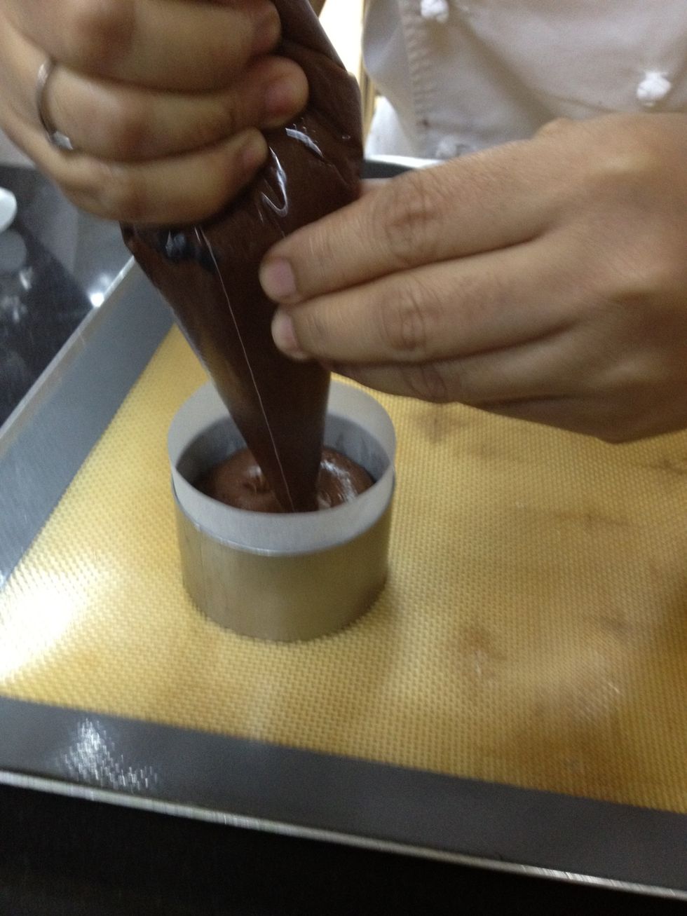 Then fill it about 80% with the batter. And bake for exactly 8 minutes. 8 minutes only!