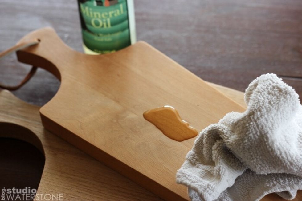 Then finally when you have finished sanding your board you will use FDA mineral oil to make the colour of your board POP but you will have to do it 3 times wait 5 minutes between so it kinda soaks in