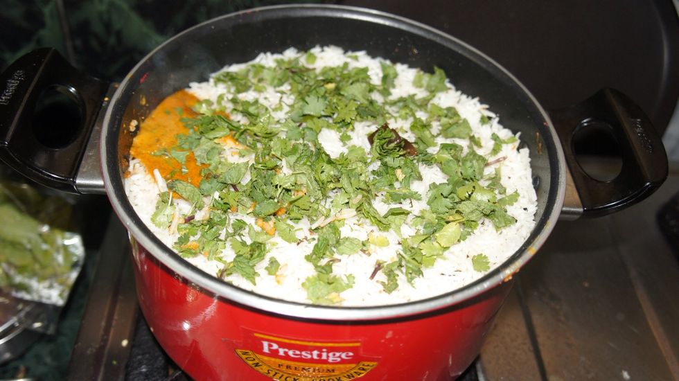 Then for toppings add Poodina leaves and coriander leaves....