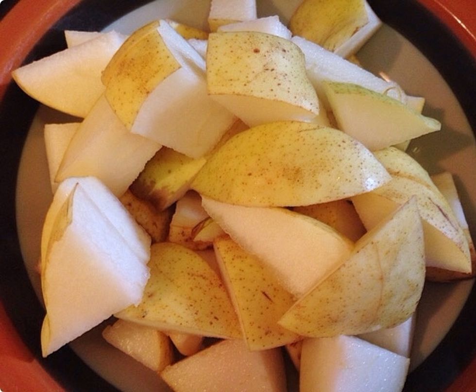 Then fry the pears in oil & butter. These should be served on the side.