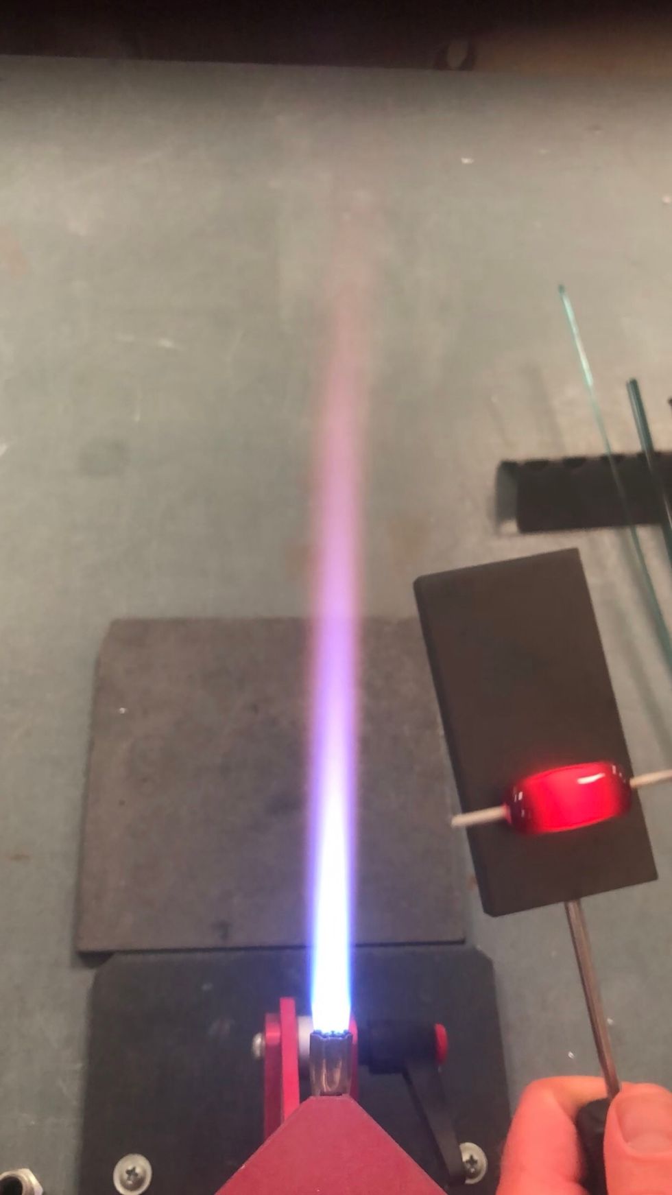 Then gently marver until the bead is a smooth cylinder.