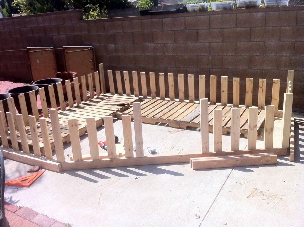 Then I got more screws and finally got it all up. In the center I put up two more post so I can set up for a door.