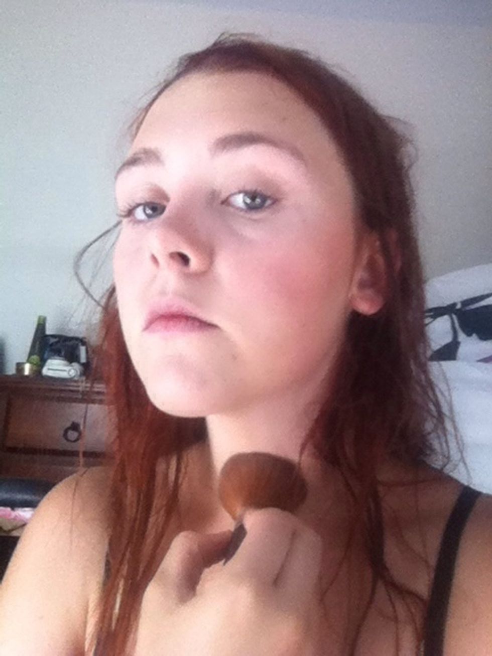 Then i put my nude powder everywhere but where i highlighted and bronzed