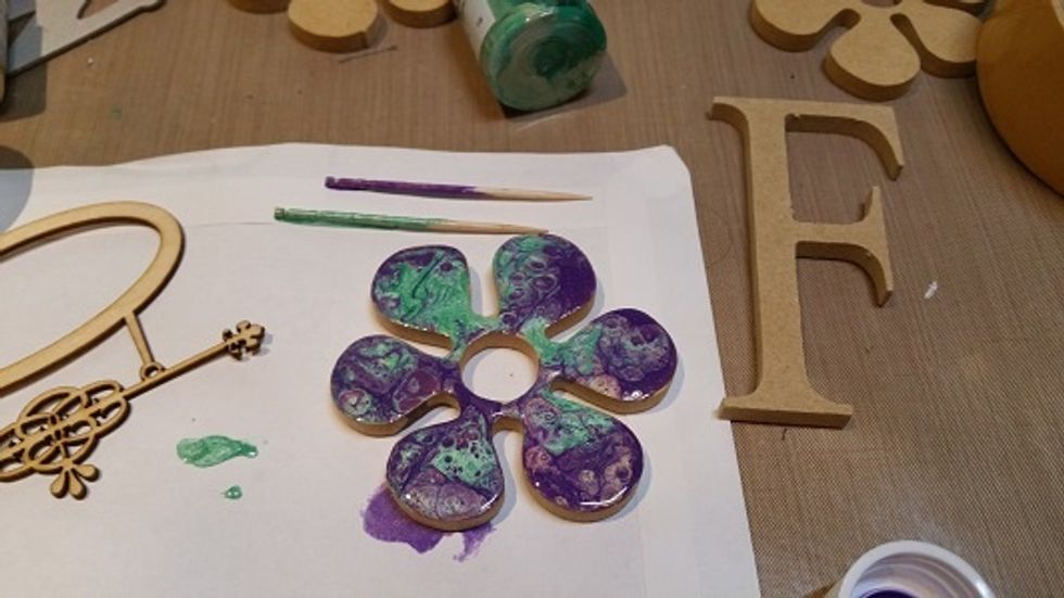 Then I've added in Pearl Violine and used the toothpick to blend the two colours together.