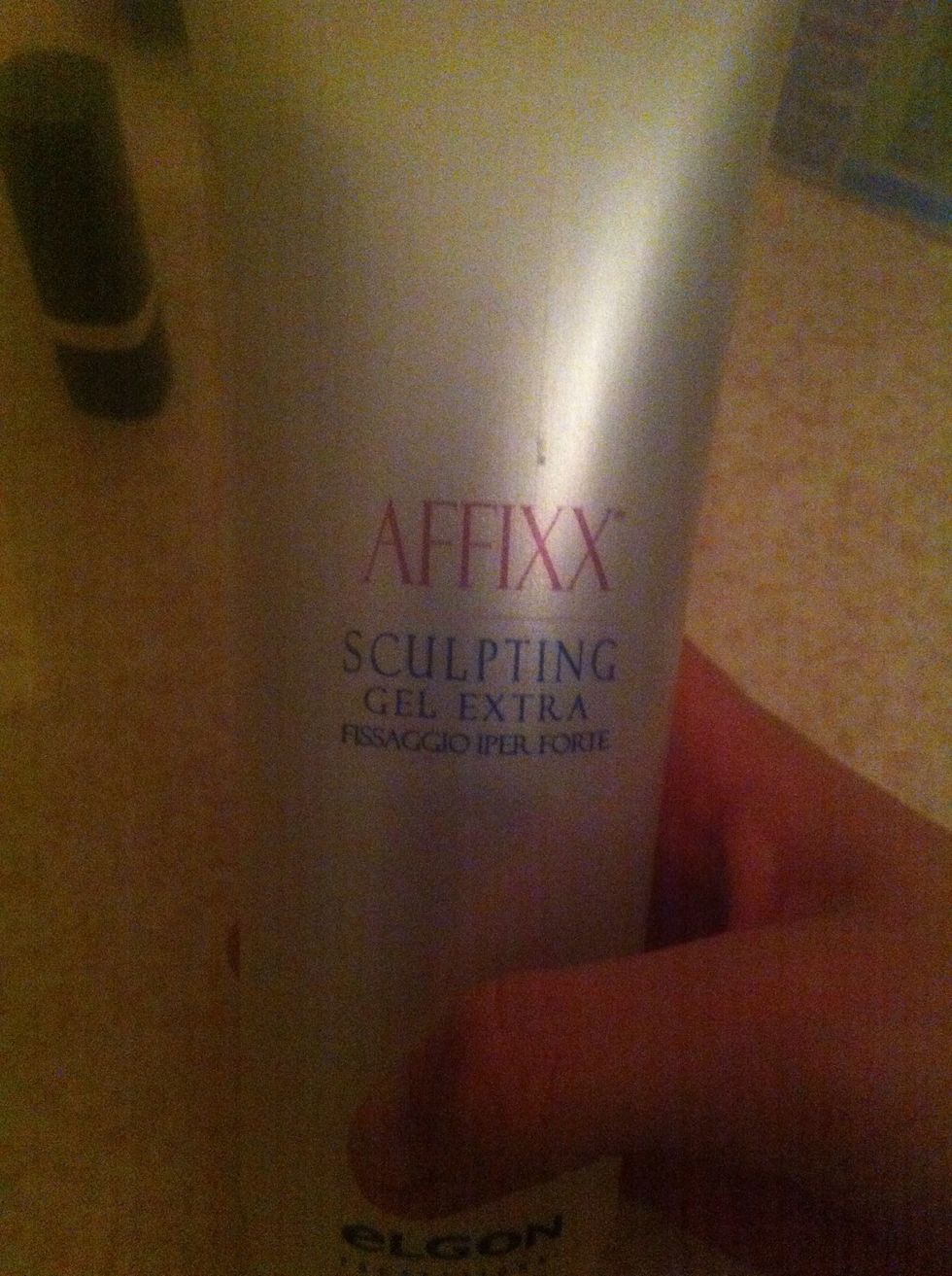 Then, if you want to fix your eyebrows so they stay like the same whole day, you can add some sculpting gel.