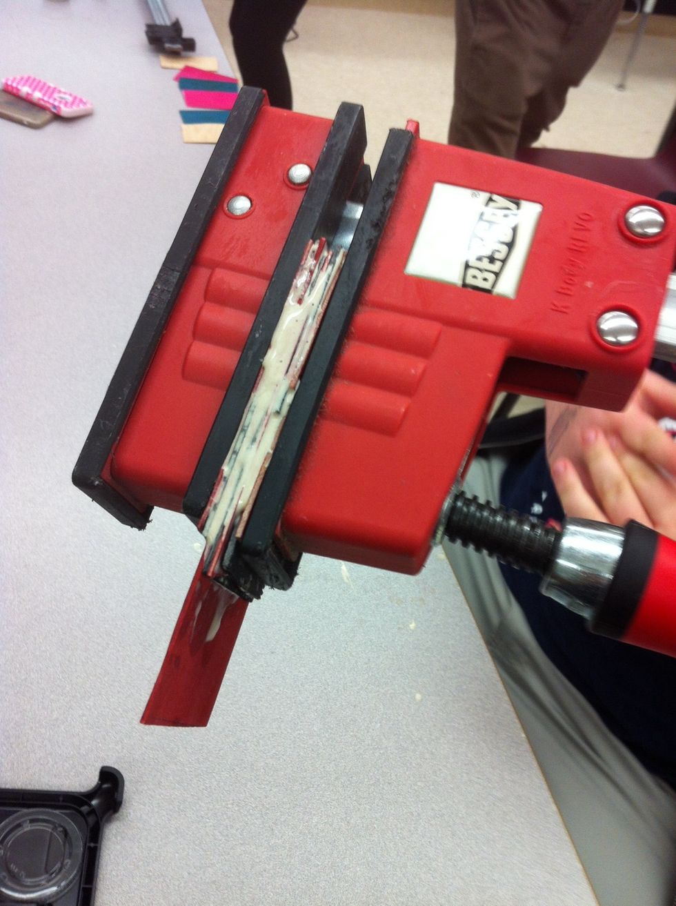 Then leve the glue to dry over nite.