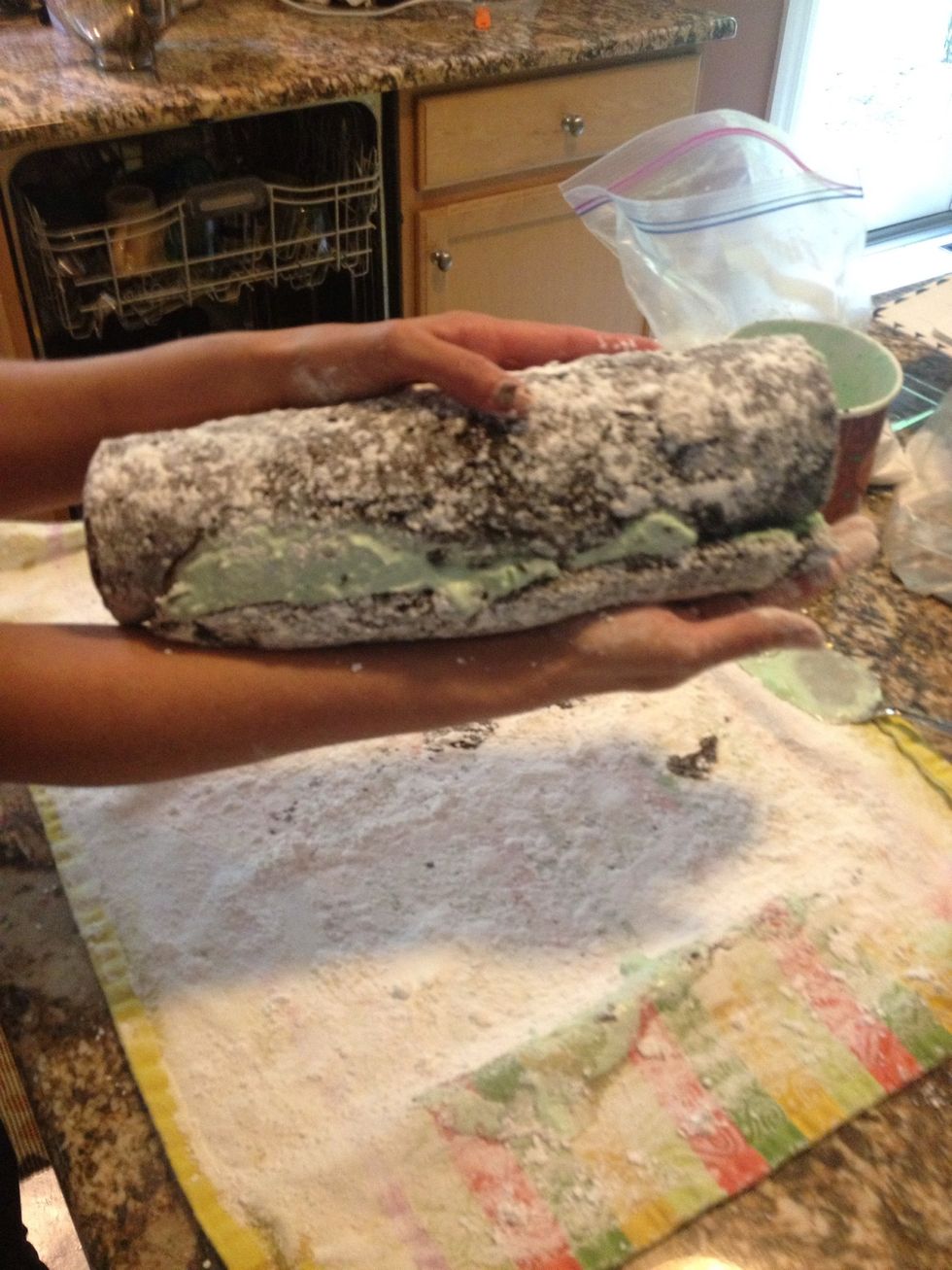 Then lift the cake like this...