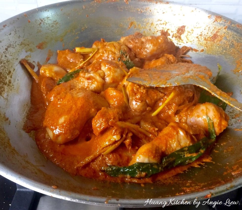 Then lower heat to low and leave to simmer UNCOVERED for 30 minutes. Stir constantly to make sure everything is cooked evenly and does not stick to the bottom of the wok.