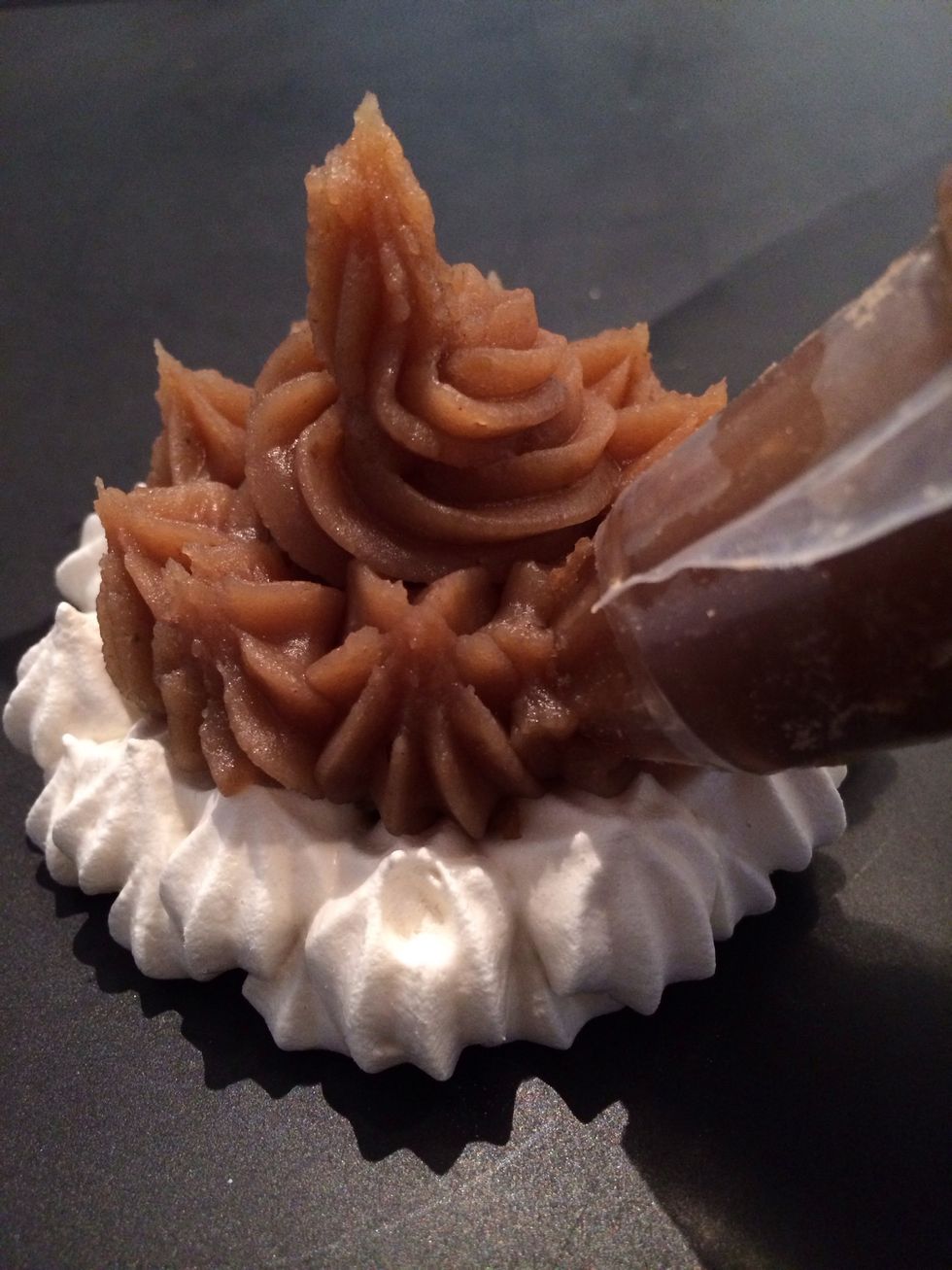 Then make small stars all around until the top and finishing with a big top star.