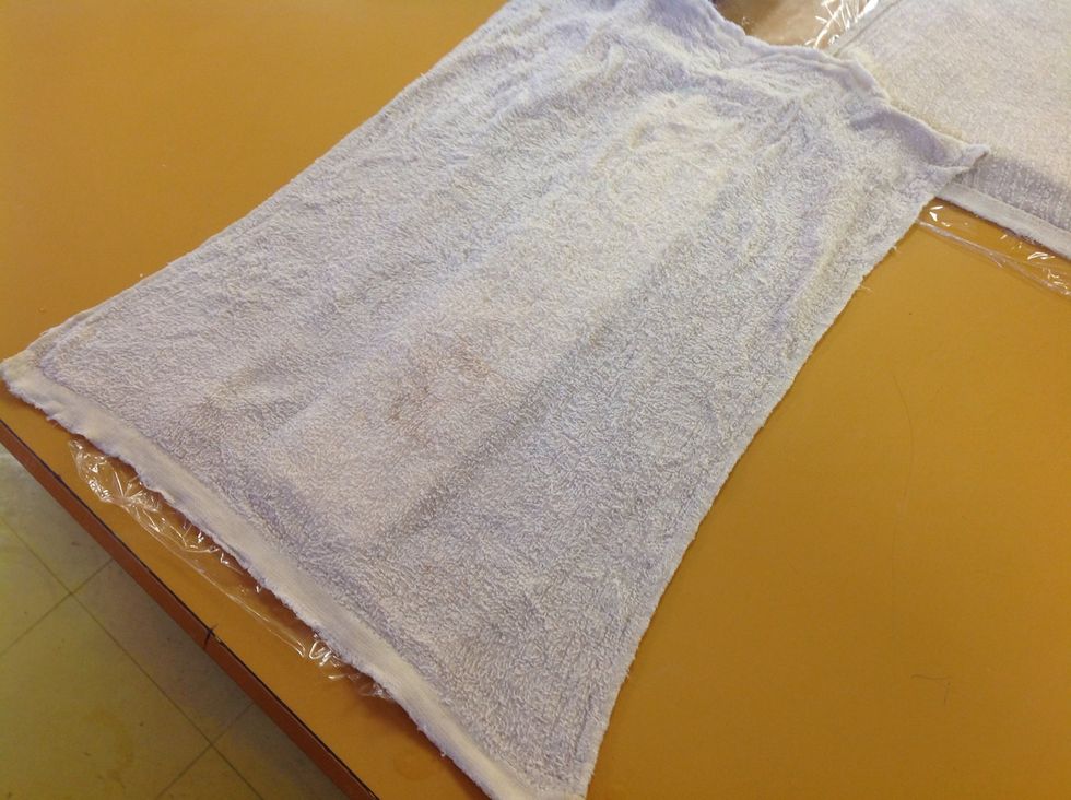 Then on top of the wrap put a damp towel over that. This will keep it moist and the FILO will not dry out.filo is extremely delicate so you have to be very very carful when using it.