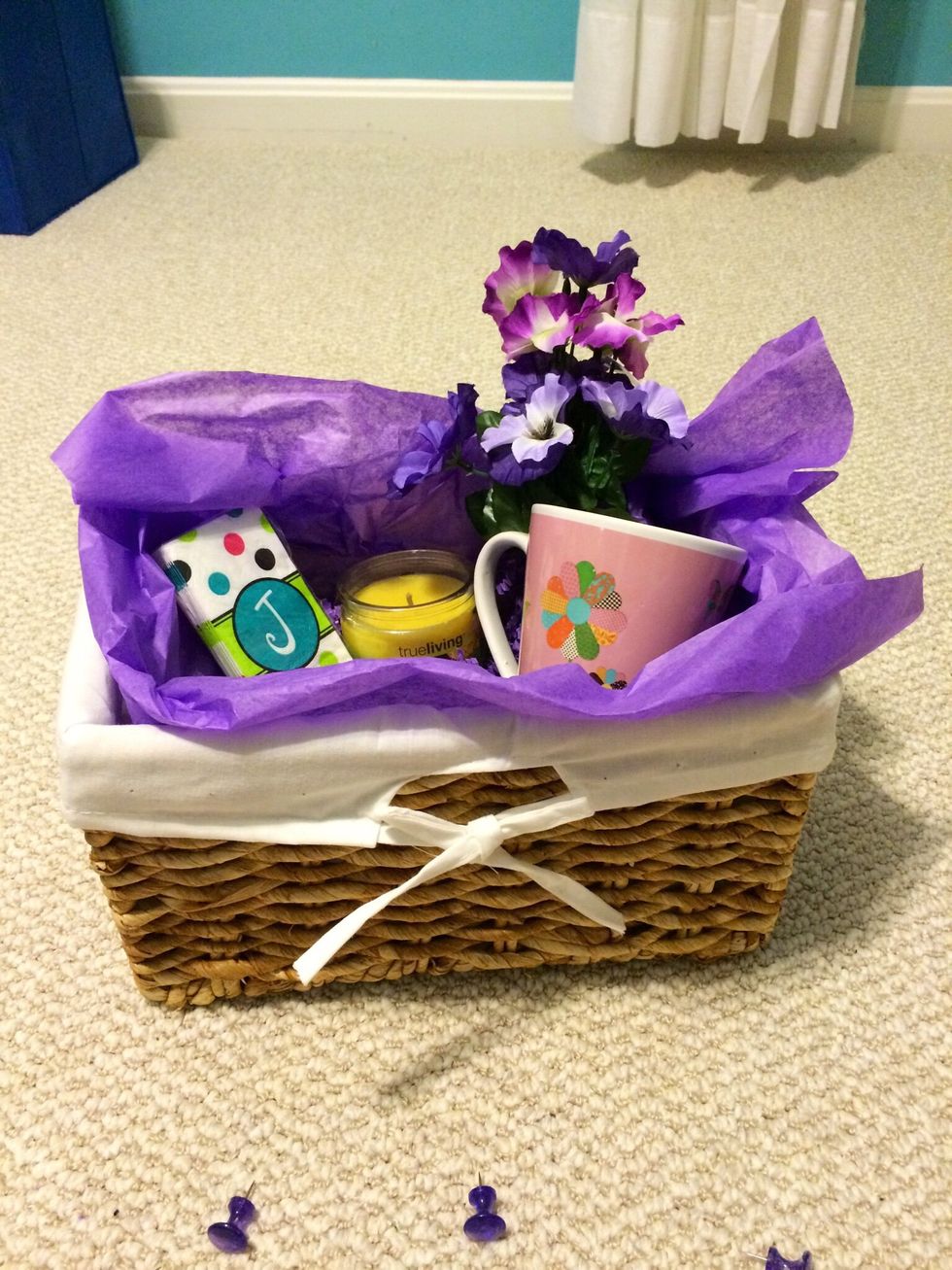Then place the little nick-nacks in the basket how ever you would like trust me your mom will love this\ud83d\ude0d