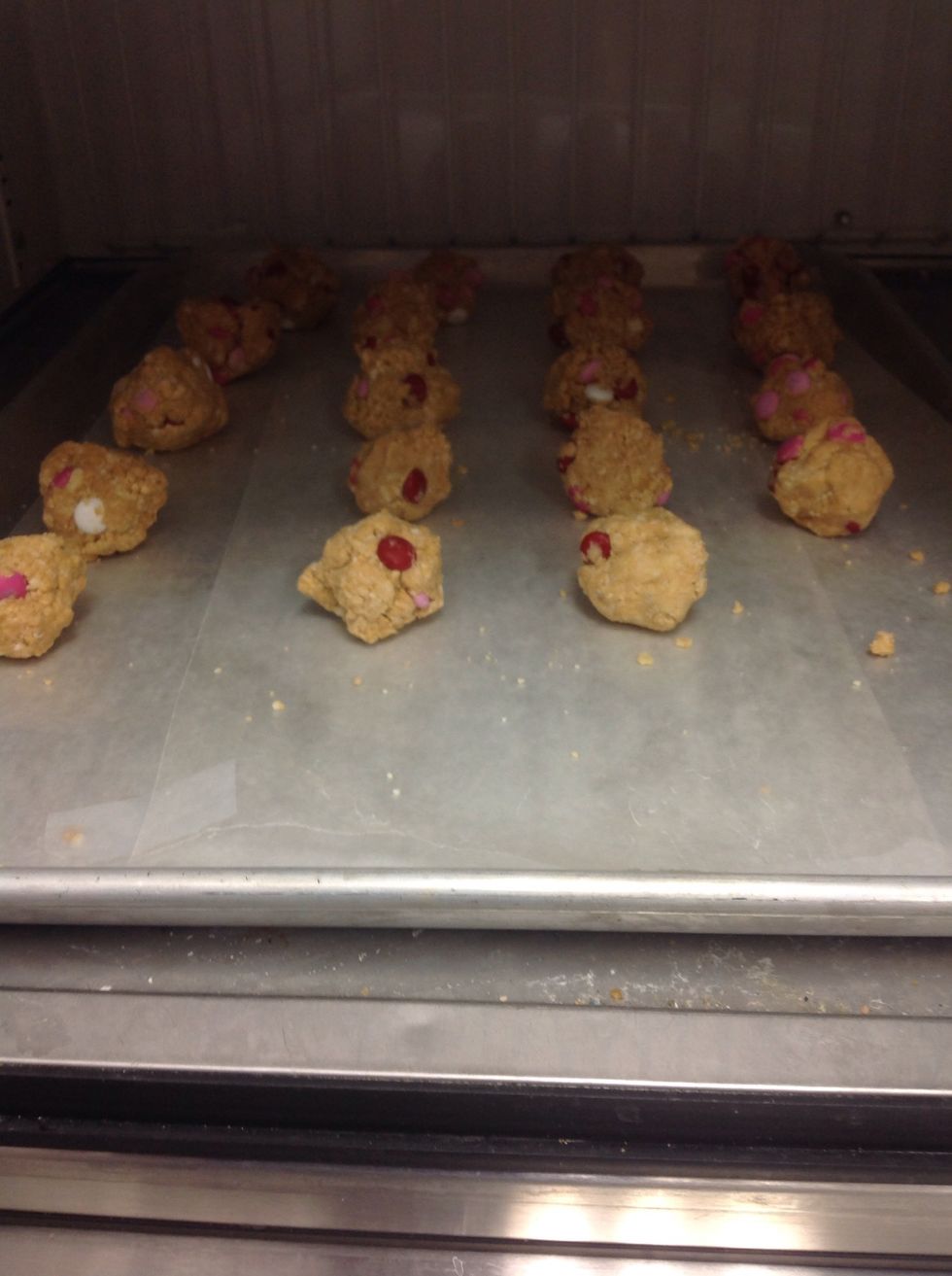 Then place the pan in the freezer for 20 minutes.