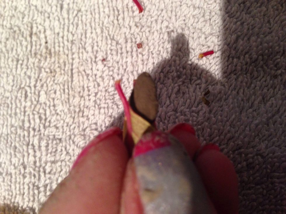 Then place the slightly bigger leafs on top, 2-4 leafs