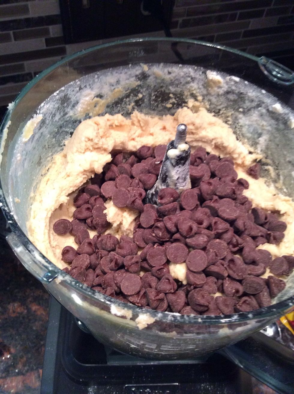 Then put in how many chocolate chips that u want
