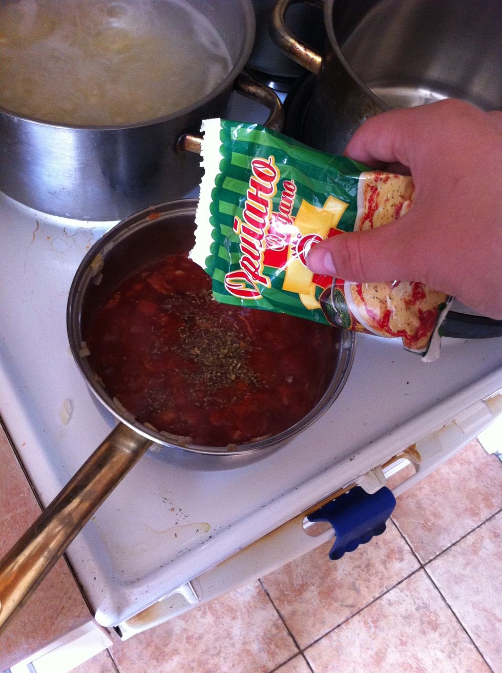 Then put some oregano and pepper and steer